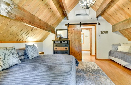 Zigzag House | Peaceful Mt. Hood Cabin w/Hot Tub & Fire Pit!