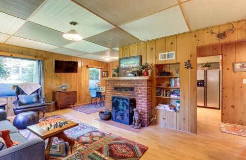Walterville House | Peaceful & Scenic Cottage Near McKenzie River!