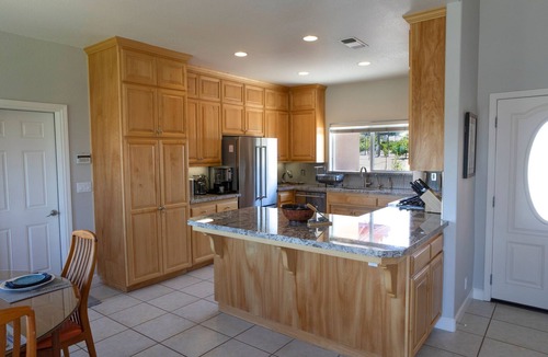Paso Robles House | Peaceful Vineyard Escape, 2 Master Suites, Stunning Views & Authentic Pizza Oven