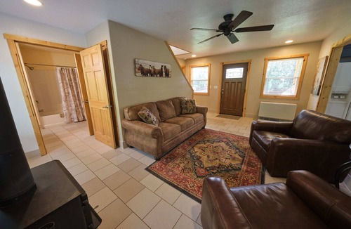 Somes Bar House | Peach tree cottage