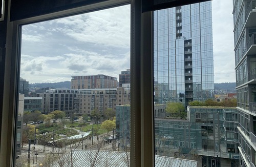 Pearl District Condo | Pearl District, Penthouse Terrace Unit- 2 decks , 1 block from Fields park,