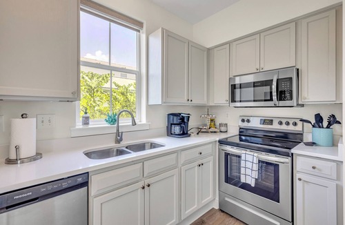 Pass Christian Cottage | Pearl Haven Beach cottage nestled in Pass Christian on the Mississippi Gulf