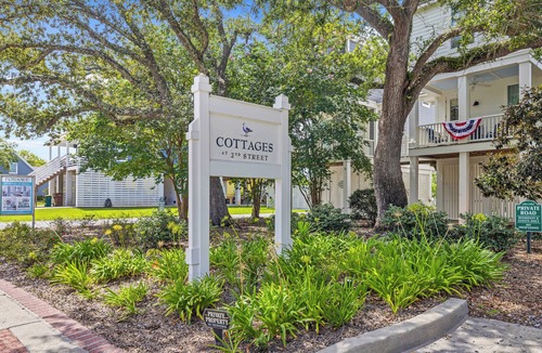 Pass Christian Cottage | Pearl Haven Beach cottage nestled in Pass Christian on the Mississippi Gulf