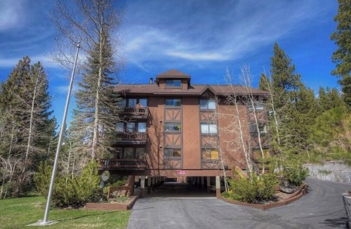 Incline Village Condo | Pefect 2-bedroom condo in wonderful Incline Village close to skiing and beach