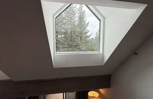 Incline Village Condo | Pefect 2-bedroom condo in wonderful Incline Village close to skiing and beach