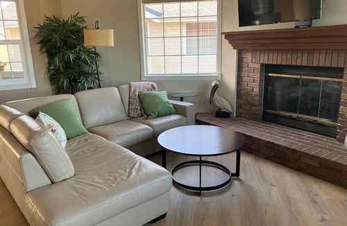 Grover Beach House | Pelican House: Bright Beautiful Beach Home