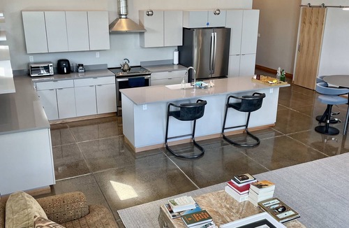 Truckee Apartment | Penthouse Apartment Truckee: Private/Spacious/Modern