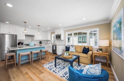 Newport Beach House | Perfect 1 Bedroom Home in Central Corona Del Mar