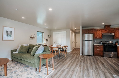 Humboldt Hill Apartment | Perfect 1-bedroom apartment in the redwood curtain for your getaway