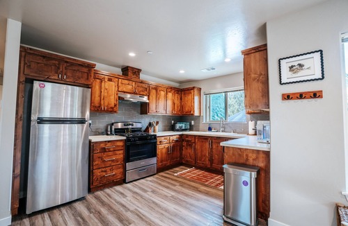 Humboldt Hill Apartment | Perfect 1-bedroom apartment in the redwood curtain for your getaway