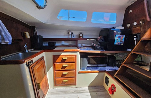Sausalito Boat Rental | Perfect 1-bedroom boat in awesome Sausalito for a unique stay