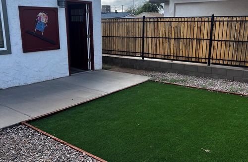 Mesa House | Perfect 1-bedroom bungalow with AC in beautiful Mesa 1 mile from Cubs Stadium