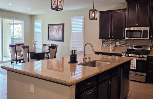 Roseville House | Perfect 3-bedroom house with a pool and an office in fabulous West Roseville