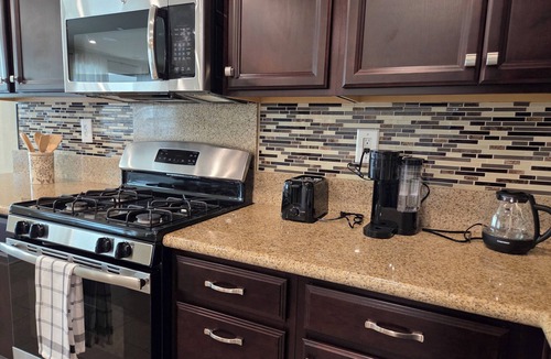 Roseville House | Perfect 3-bedroom house with a pool and an office in fabulous West Roseville