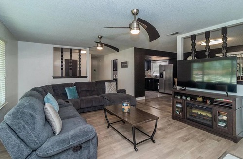 Madera House | Perfect 5-bedroom house in awesome Madera for your getaway