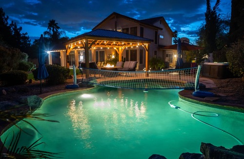 Arrowhead Ranch House | Perfect Desert Oasis, relaxing PRIVATE HEATED , hot tub, LARGE YARD