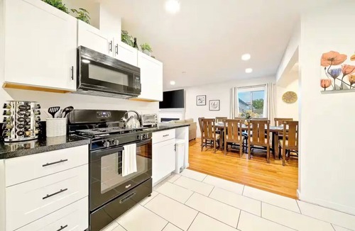 Point Loma Villa | Perfect for Families,Pool,Jacuzzi,Large Back Yard!