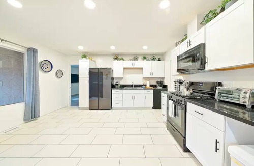 Point Loma Villa | Perfect for Families,Pool,Jacuzzi,Large Back Yard!