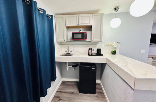 Sunrise Manor Hotel | Perfect Inn Motel