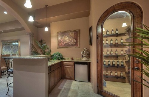 County Island Villa | Perfect Vacation Rental. Chaufered Escalade ESV Available for SuperBowl & Golf