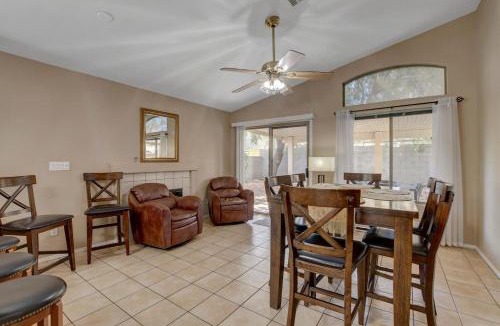 Coral Hills House | Pet-Friendly 3B Vegas Rental Sleeps 8 Families, Groups & Nurses Wellcome!