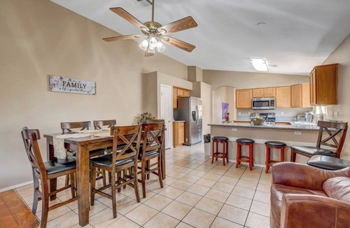 Silverado Ranch House | Pet-Friendly 3B Vegas Rental | Sleeps 8 | Families, Groups & Nurses Wellcome!