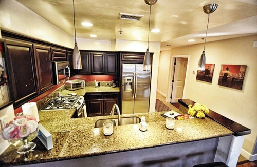 Crown Point Condo | Pet-friendly, across to beach plus a/c and parking