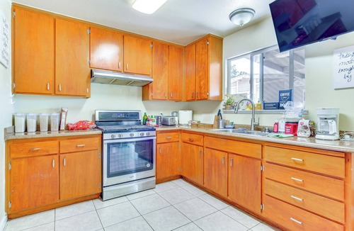 Brentwood House | Pet-Friendly Brentwood House w/Gas Grill!