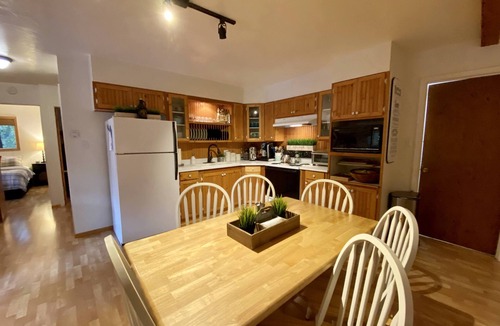 Kohls Ranch Cabin | Pet-friendly cabin by the creek backing forest service