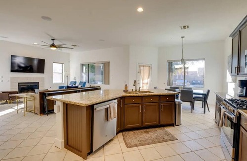 Oakwood House | Pet-Friendly Chandler Home w/Heated Pool - MTR