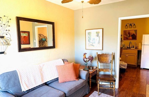 Rainbow CDP Cottage | Pet Friendly Fantastic Cottage with Hot-tub in Rainbow, California