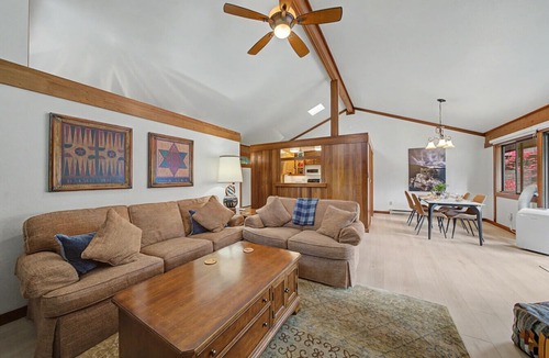 Graeagle House | Pet friendly, fully fenced, A/C