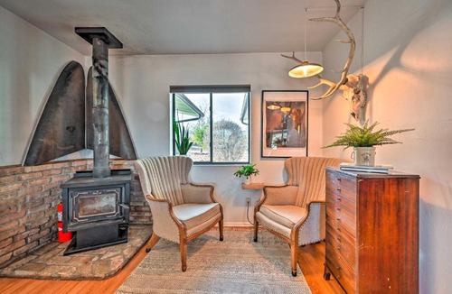 Cottonwood-Verde Village House | Pet-Friendly Gem w/Treehouse: 20 Mi to Sedona