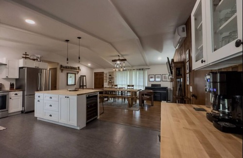 Friendly House | Pet Friendly Home in Quiet, Family Neighborhood