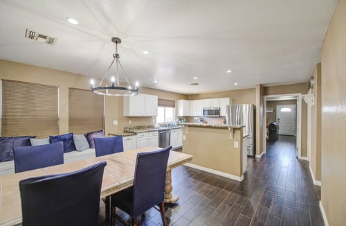 Boulder Creek House | Pet Friendly Home, Private Dog Run, Charming Desert Getaway, Comfortable