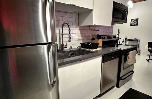 Arts District Apartment | Pet-Friendly Industrial Arts District Loft – Walk to Restaurants, Coffee & Bars!