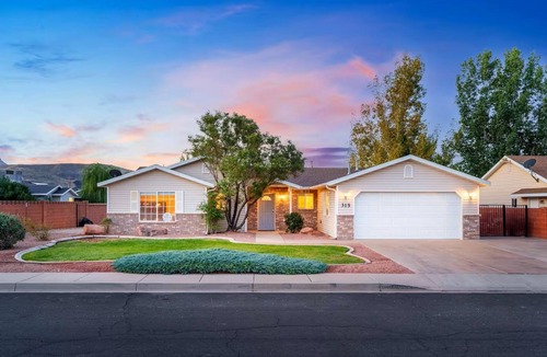 La Verkin House | Pet-Friendly La Verkin Haven - 3 Min to Zion Hot Springs & Zion NP