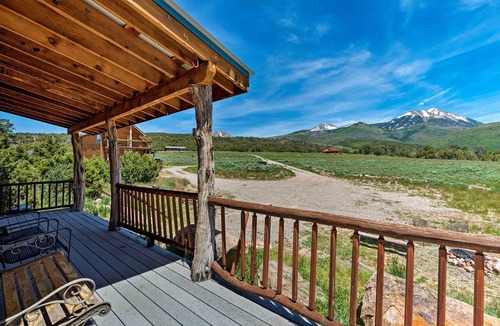 Spanish Valley Cabin | Pet-Friendly Moab Cabin w/Mtn Views & BBQ!