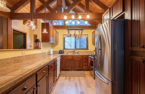 Truckee House | Pet-Friendly Mountain Lodge w/AC, Guest Passes, King Suite, Bunks & Card Games