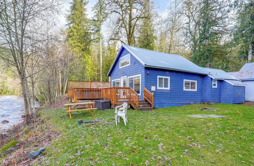 Zigzag Cabin | Pet-Friendly Riverfront Cabin w/Hot Tub