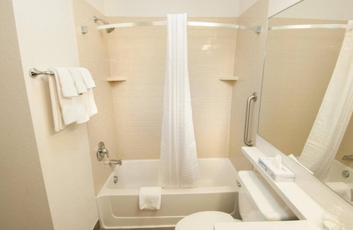 Anaheim Resort Hotel | Pet-Friendly Studio w/Full Kitchen | Close to Disneyland,
