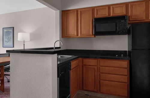 Folsom Hotel | Pet-Friendly Studio w/Kitchenette, Close to Folsom Zoo Sanctuary