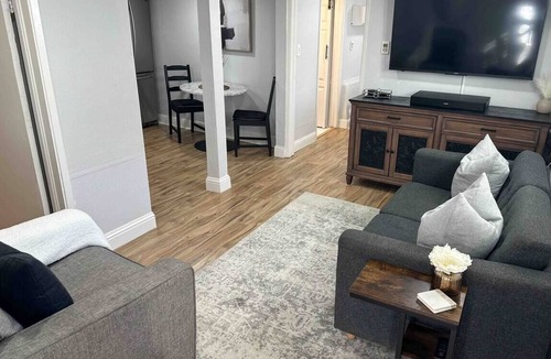Downtown Sacramento Apartment | Petite Basement Suite-Walk to Downtown Sac!