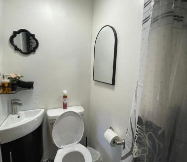 Bodfish House | Petite Guesthouse with Kitchenette and Private Bathroom