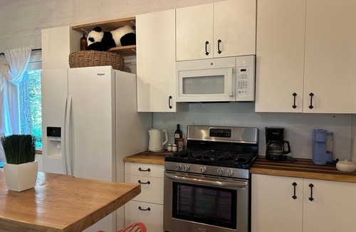 Mount Hood Village Cottage | Phenomenal Cottage, Steps to Sandy River/Beach/Trail/Shopping/Restaurants w/Golf