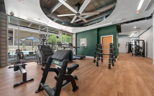 Evans Churchill Apartment | Phoenix Downtown Zen Loft