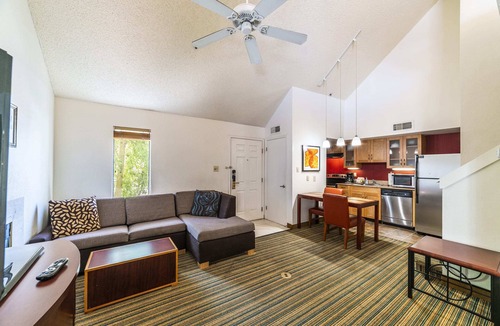North Mountain Apartment | Phoenix Loft sleeps 6