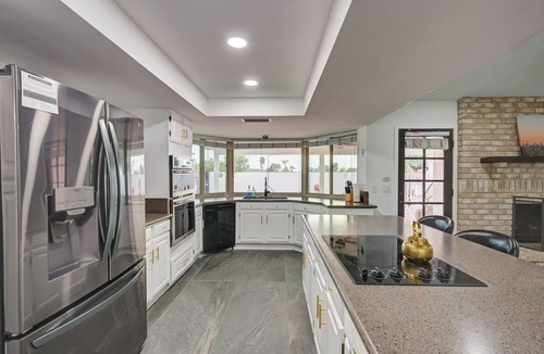Moon Valley Vista House | Phoenix, Pool, Hottub, basketball court, arcades, mountain views and much more!