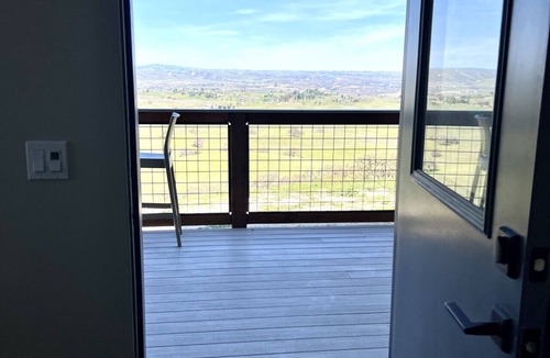 Paso Robles Apartment | Phoenix Rising Villa King Suite