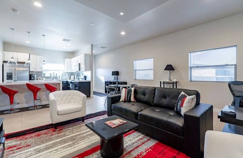 Encanto House | PHX Retreat | 2 Bedroom 2 Bath Home in Historic Neighborhood